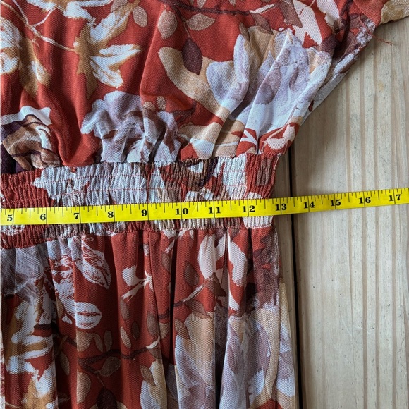 Chic Floral Midi Dress in Rust and Cream - Picture 8 of 10